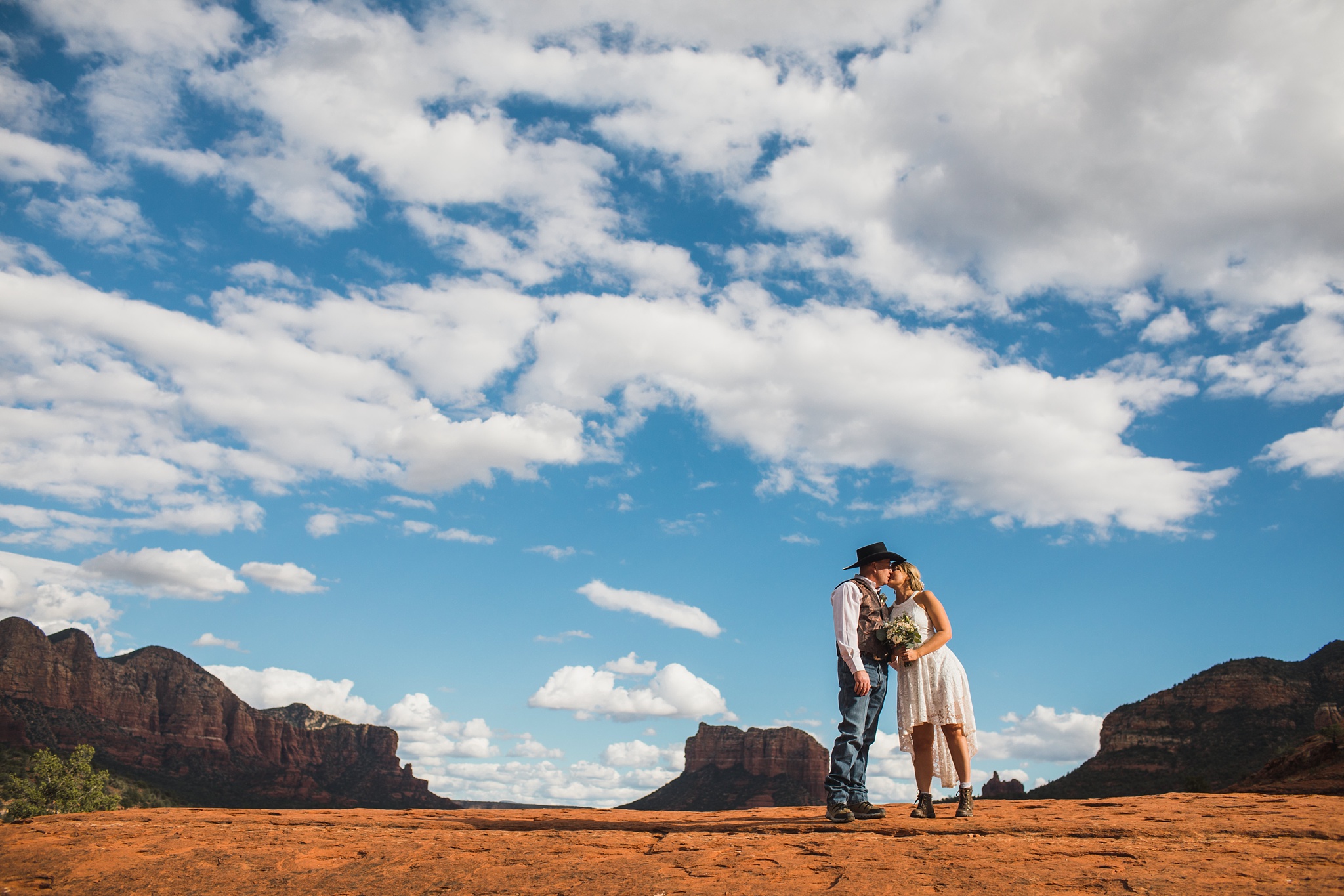 0001-sedonabride.com-cathedral-rock-sedona-wedding-erin-web